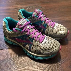 Brooks Adrenaline GTS 17 Women’s running sneakers